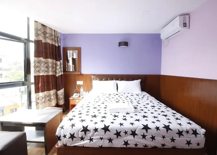 Hotel Everest
